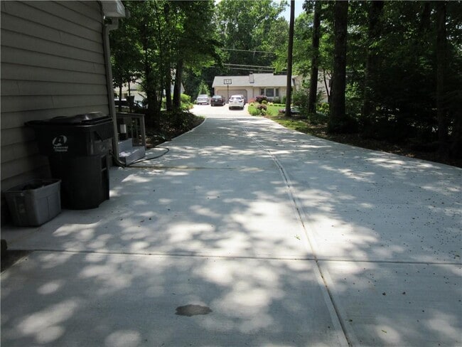 Building Photo - 2254 Post Oak Dr