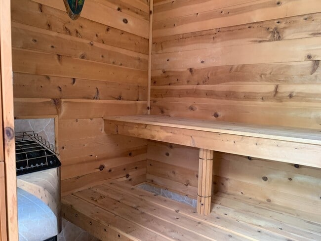 Building Photo - 10081 SW 95th Ave