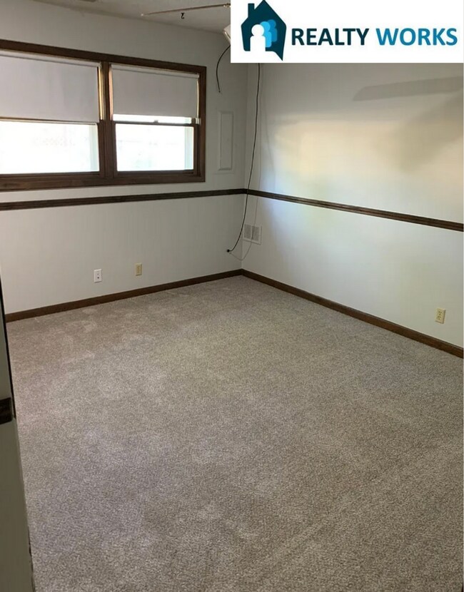 Building Photo - 5501 S 38th St