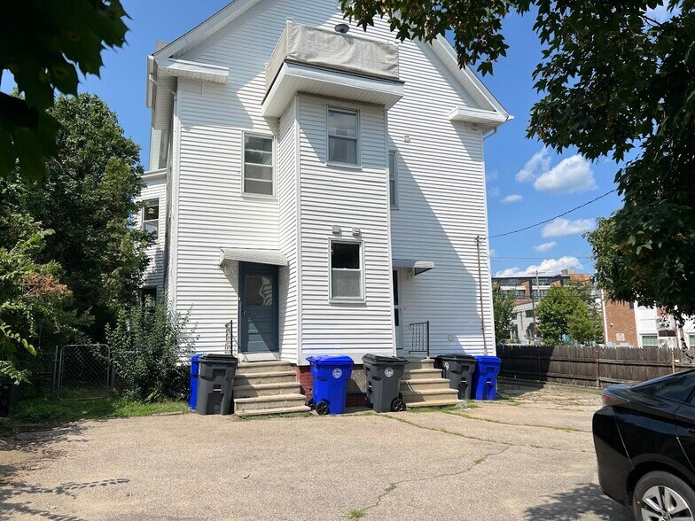 Building Photo - 119 E Manning St