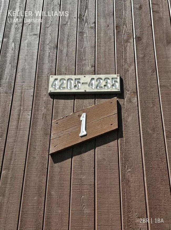 Building Photo - 4205 N Carefree Cir