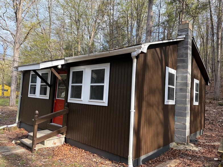 Building Photo - 49 Lowerre Ln