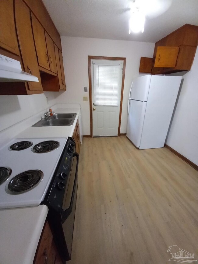 Building Photo - 802 Mills Ave