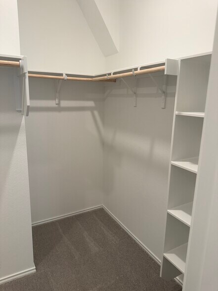 Building Photo - 13400 Trumpet Creeper Dr