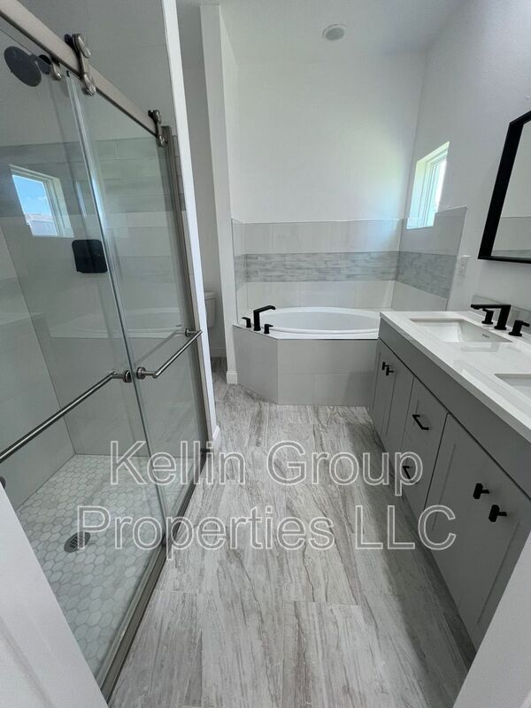 Building Photo - 2281 Whitley Ln