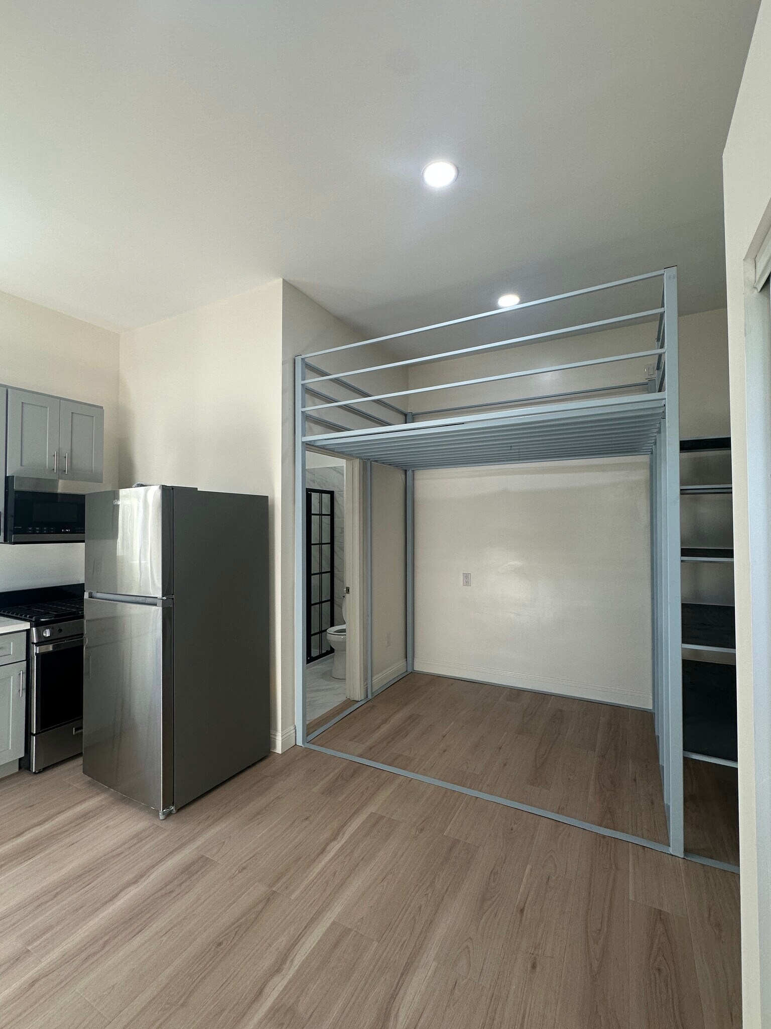 Building Photo - 1223 Elden Ave