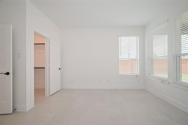 Building Photo - 7746 Meadow Mouse Ln
