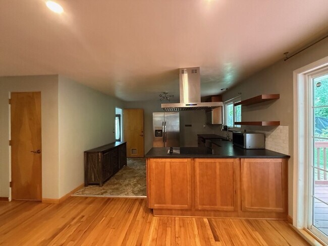 Building Photo - 908 Chestnut Ln