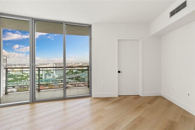 Building Photo - 350 S Miami Ave