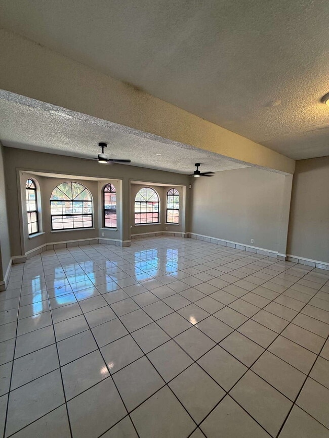 Building Photo - 11708 Sierra Azul Dr