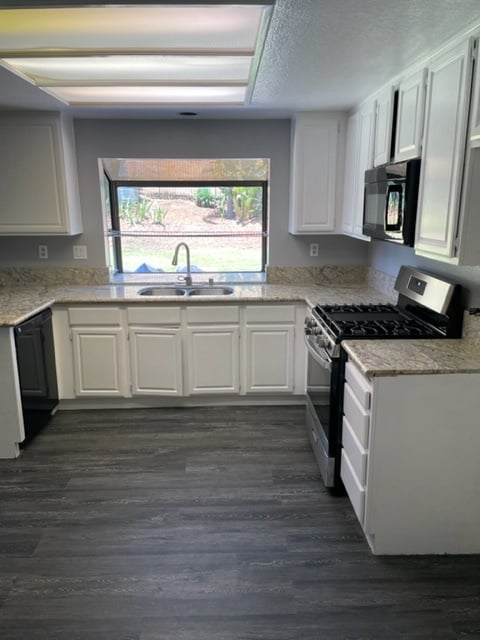 Building Photo - 6250 Sunny Meadow Ln