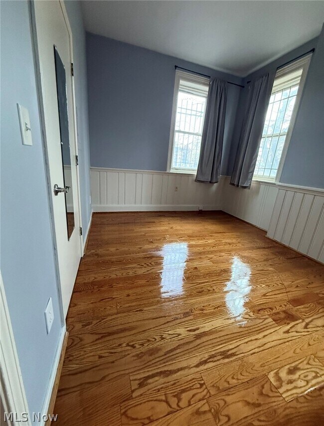 Building Photo - 3645 Prospect Ave E