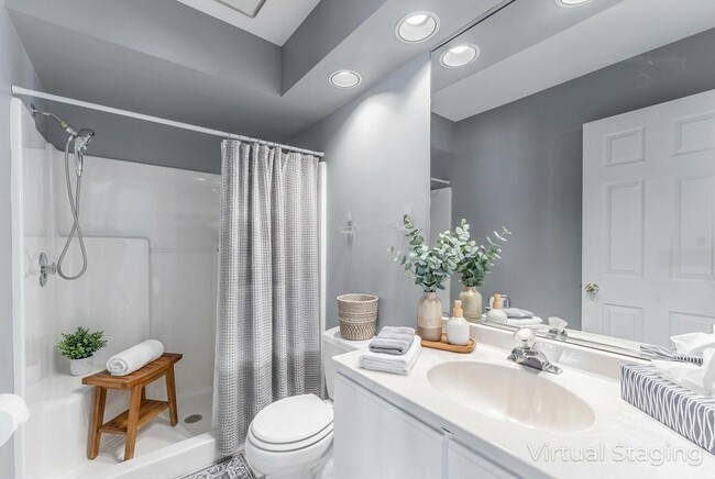 Building Photo - 7203 S 86th Ave