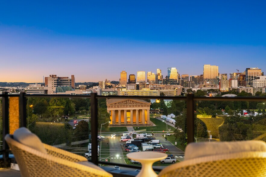 Building Photo - 321 31st Ave N