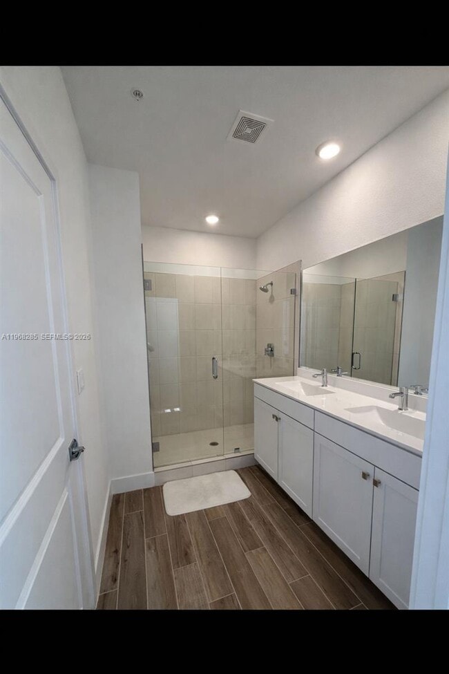 Building Photo - 146 SW 170th Ave