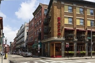 Building Photo - 11 Bartlett Pl