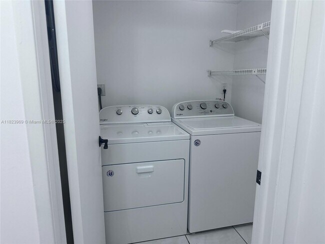 Building Photo - 8810 SW 123rd Ct
