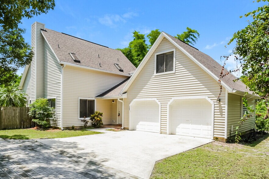 Building Photo - 3395 Felda St