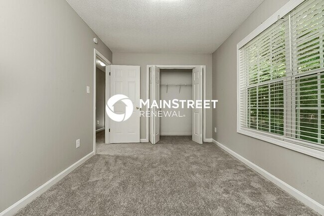 Building Photo - 4 Bedroom Pet-Friendly Home in Stockbridge...