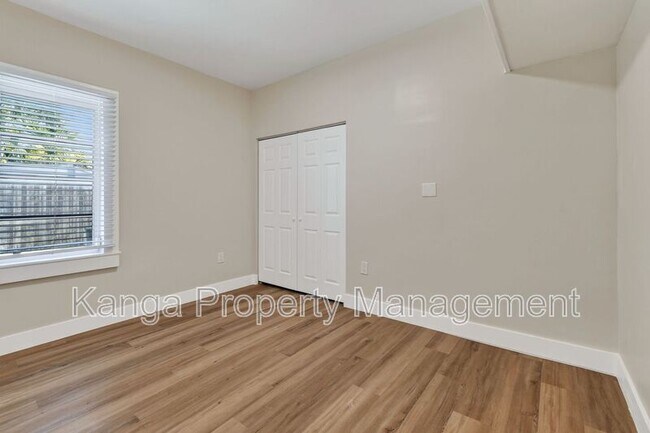 Building Photo - 3714 Morton Ave