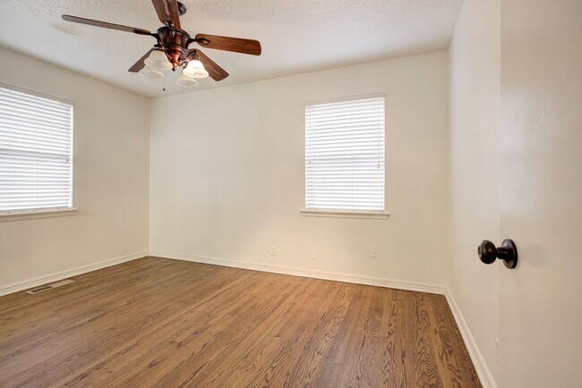 Building Photo - 1318 Glenwood St