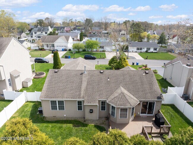 Building Photo - 148 Mizzen Ave