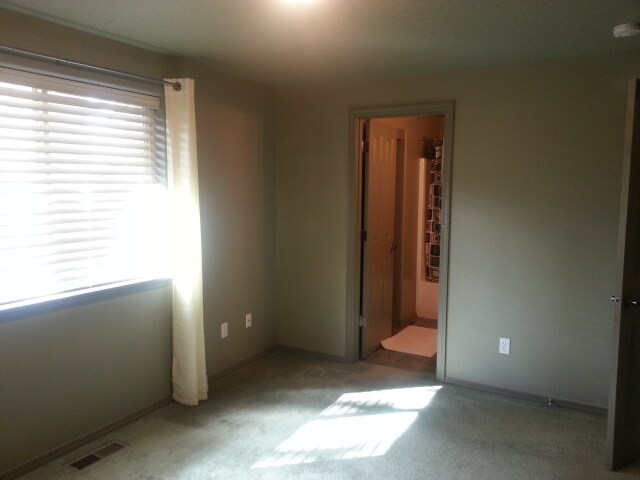 Building Photo - 16457 Cassidy Dr