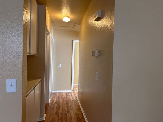 Building Photo - Imagine coming home to this hidden rare spacious find right off of a cul-de-sac