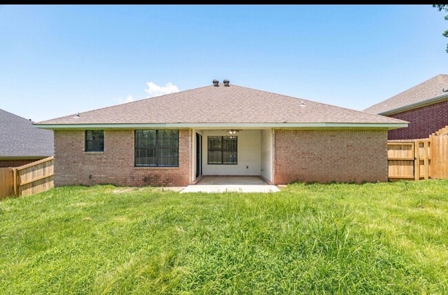 Building Photo - 2708 Azure Hills Dr