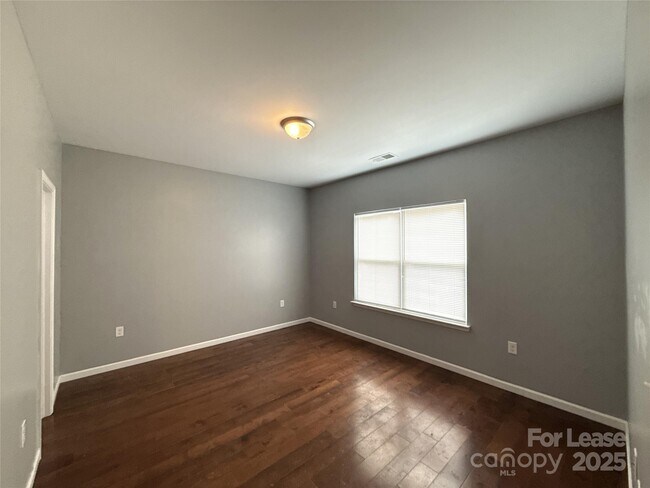 Building Photo - 635 Northway Dr
