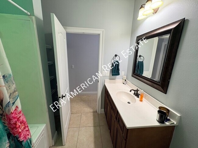 Building Photo - 485 Westgate Wy