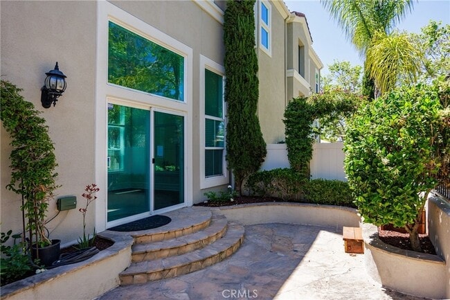 Building Photo - 225 Montana Del Lago Dr