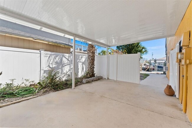 Building Photo - 13514 Garris Dr