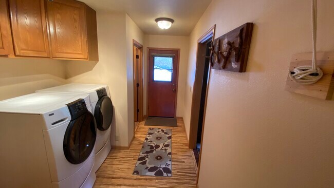 Laundry Room looking towards Back Door - 26927 Manzanita Ct