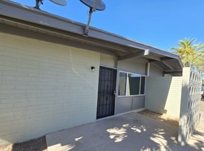Building Photo - 6637 E Cheery Lynn Rd