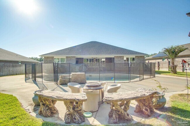 Building Photo - 4668 Red Oak Dr