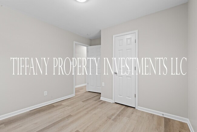 Building Photo - 505 Fleetwood Cir