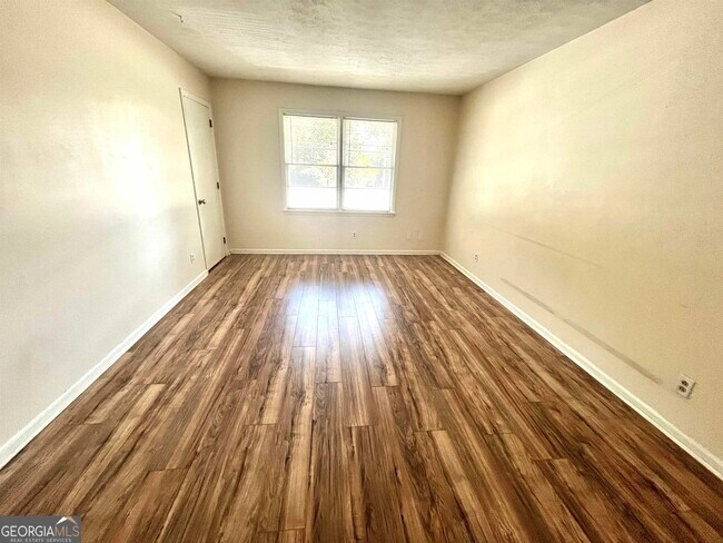 Building Photo - 1002 Level Creek Rd