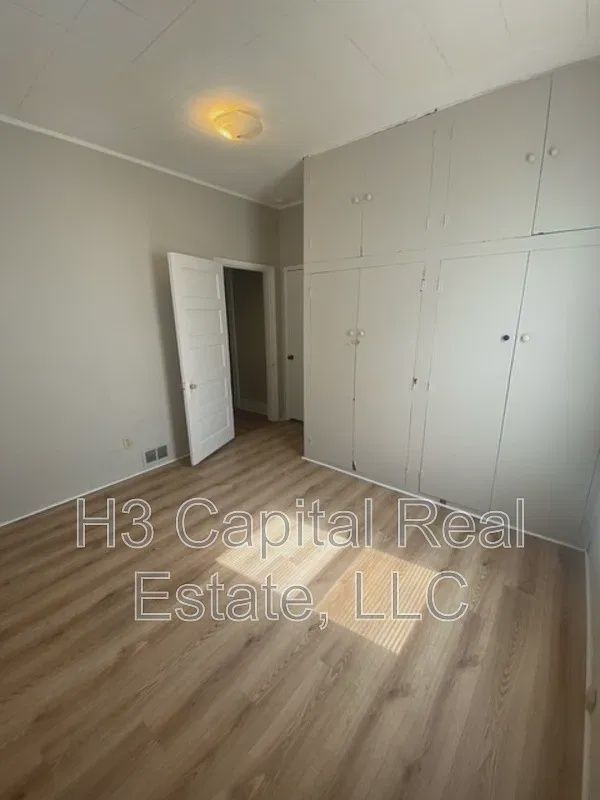 Building Photo - 2022 Cleveland Blvd