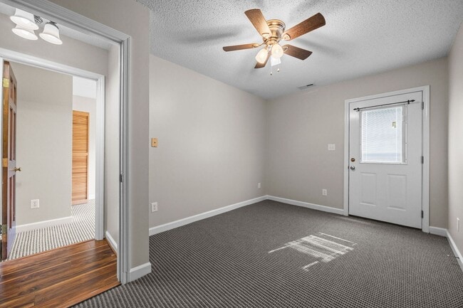 Building Photo - Two bedroom in Coats, NC!
