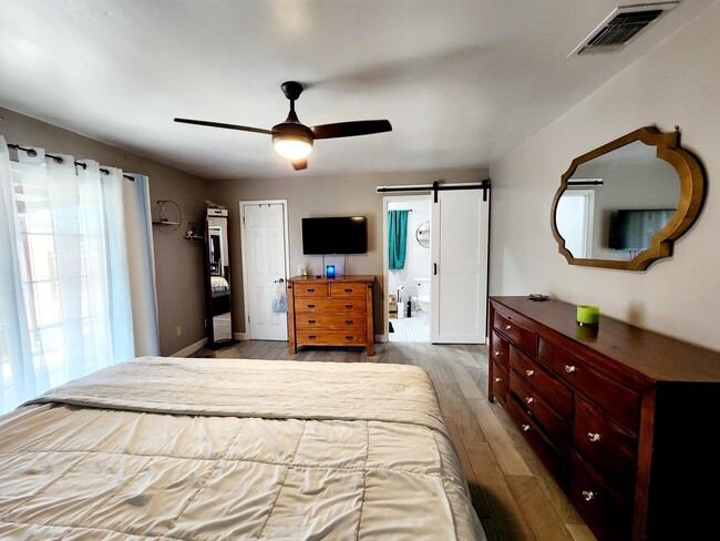 Building Photo - 112 Jaimie Way