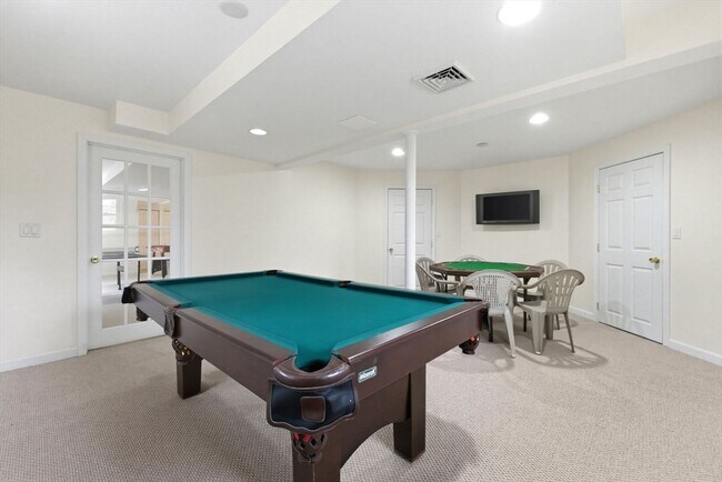 Building Photo - 16 Windsor Rd