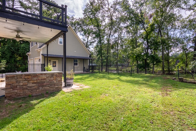 Building Photo - 202 Lagoon Dr