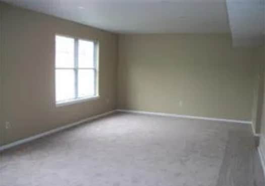 Building Photo - 6 Randolph Ln