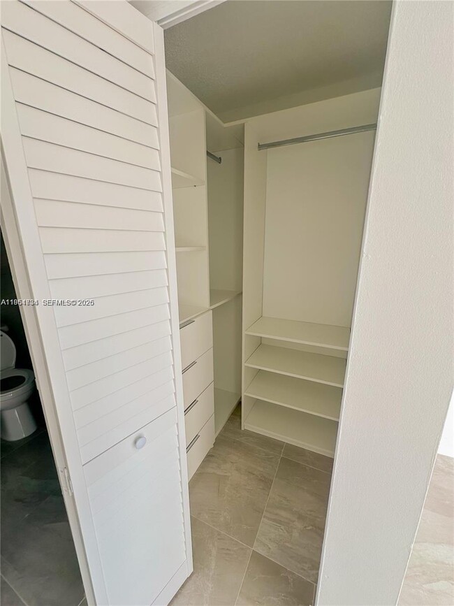 Building Photo - 16546 NE 26th Ave