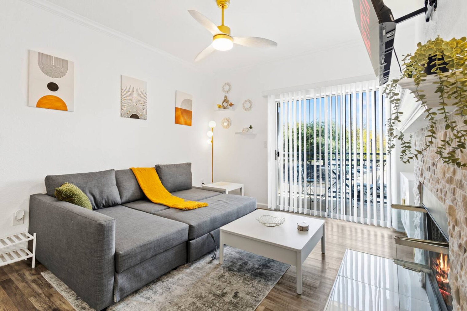 Building Photo - 2929 Kings Rd