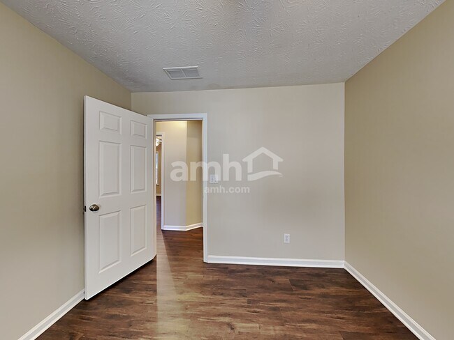 Building Photo - 3115 Elizabeth Ln