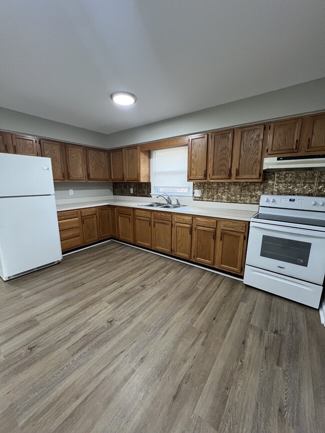 Building Photo - 413 Bailey Ln