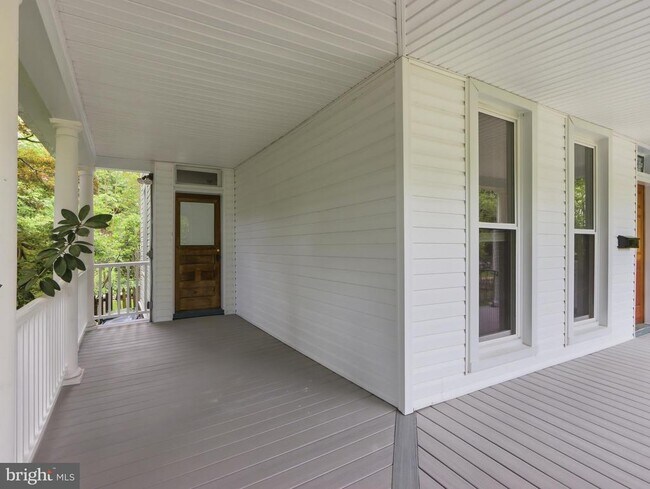 Building Photo - 6008 Clearspring Rd