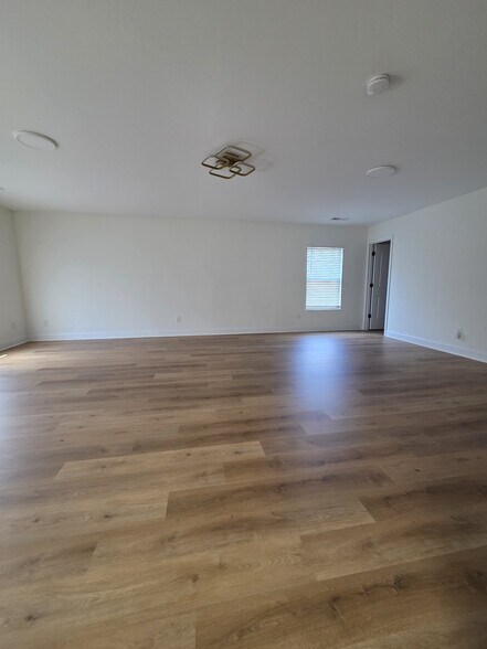 Building Photo - 8312 Compton Acres Ln